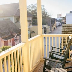 Historic St. Augustine Balcony Suite with Parking