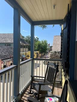 Historic St. Augustine Balcony Suite with Parking
