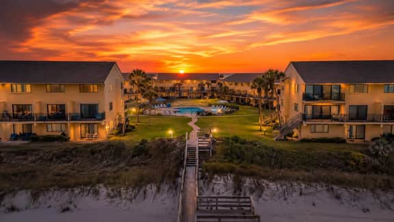 Oceanfront Condo with Pool and Beach Access - Image 5