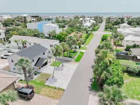 Walk 2 Beach, Pet Friendly, 2BR - Image 1